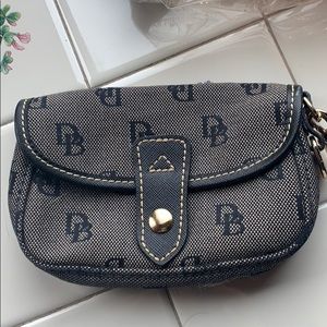 Dooney & Bourke small wristlet